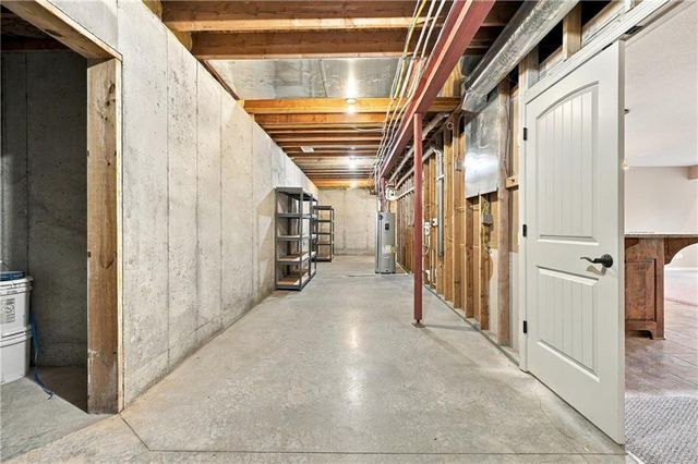 4957 S Park Ridge Drive, Independence, MO 64015