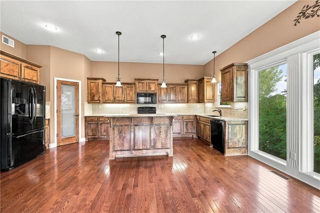 4957 S Park Ridge Drive, Independence, MO 64015