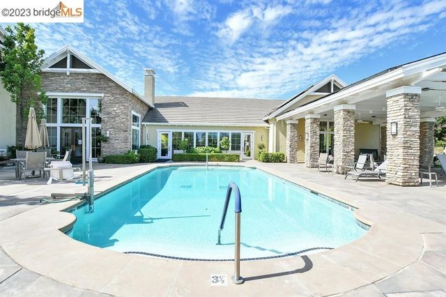 935 Centennial Dr, Brentwood, CA 94513