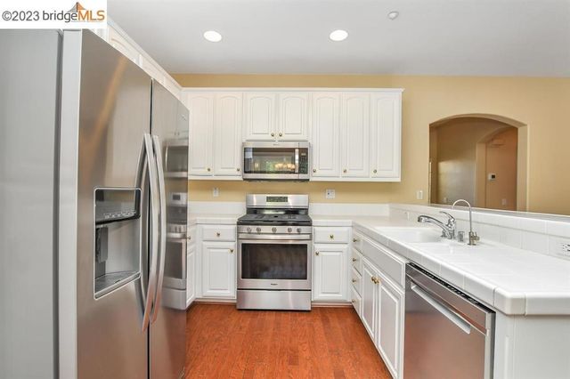 935 Centennial Dr, Brentwood, CA 94513