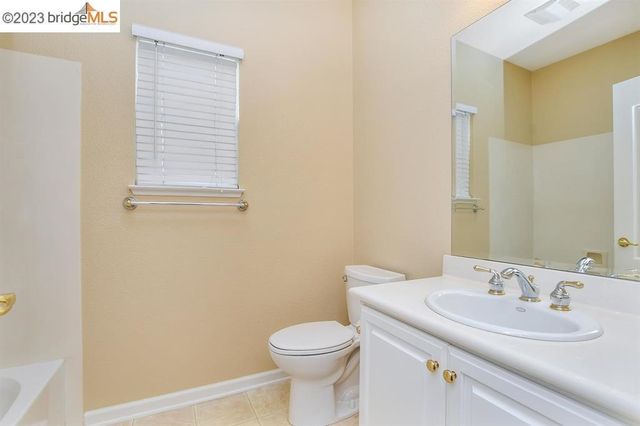 935 Centennial Dr, Brentwood, CA 94513