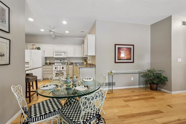 1725 S 50th Street 802, West Des Moines, IA 50265