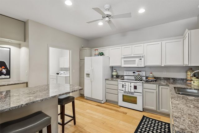 1725 S 50th Street 802, West Des Moines, IA 50265