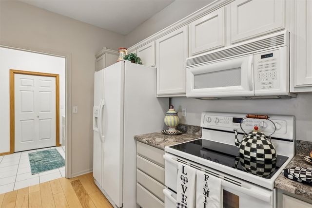 1725 S 50th Street 802, West Des Moines, IA 50265