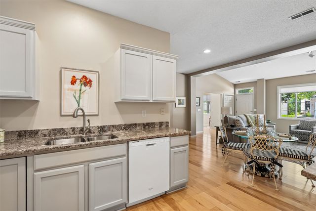 1725 S 50th Street 802, West Des Moines, IA 50265