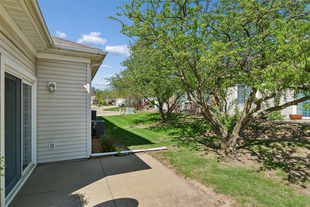 1725 S 50th Street 802, West Des Moines, IA 50265
