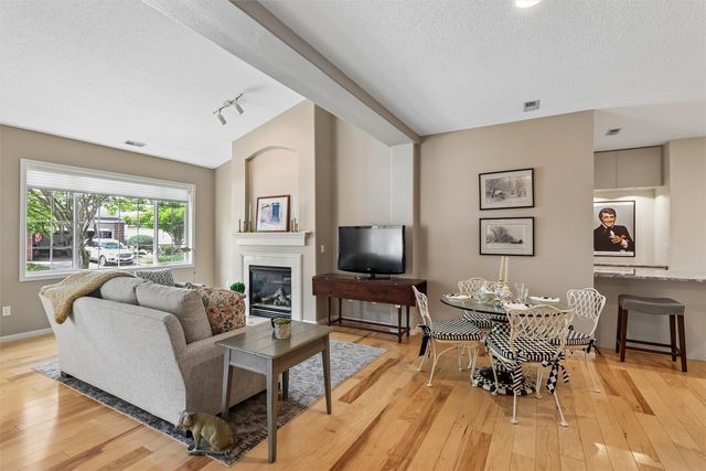 1725 S 50th Street 802, West Des Moines, IA 50265