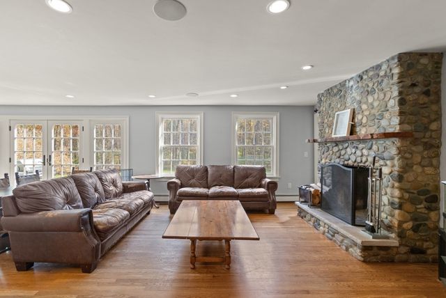 11 Pearl, Boxford, MA 01921