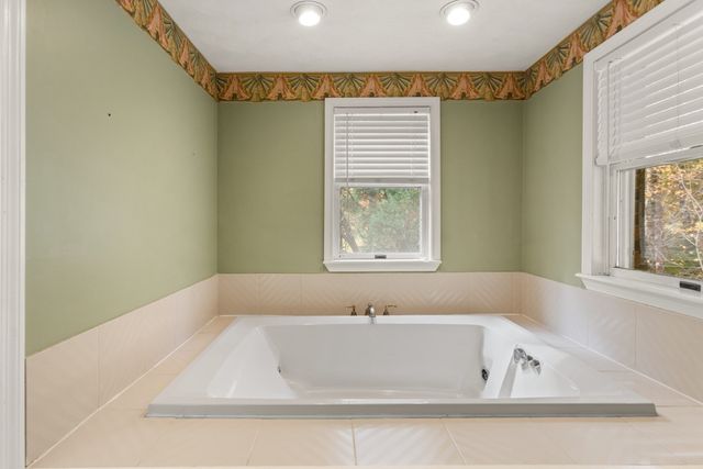 11 Pearl, Boxford, MA 01921