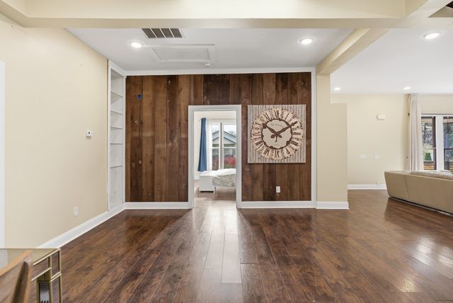 107 E Ward St, Centerville, TN 37033