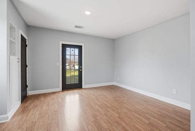 107 E Ward St, Centerville, TN 37033