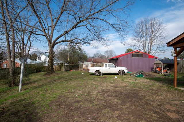 107 E Ward St, Centerville, TN 37033