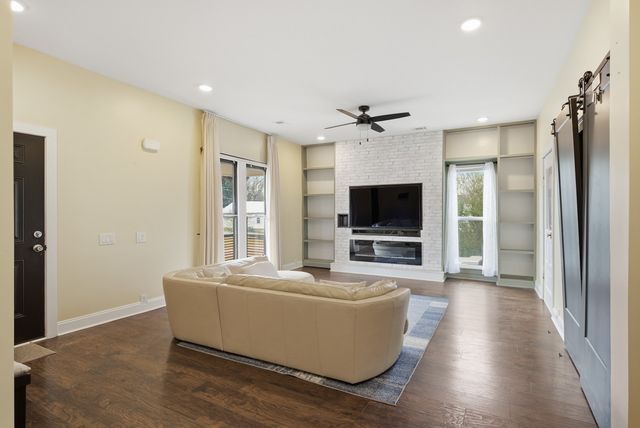 107 E Ward St, Centerville, TN 37033