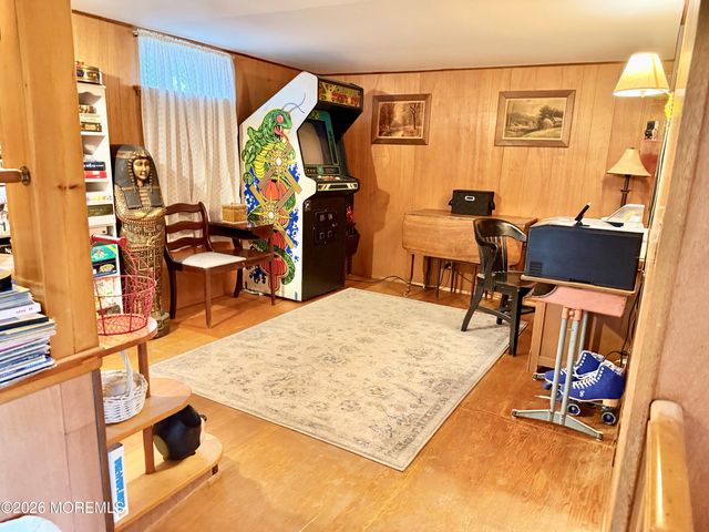 25 Adelphi Road, Toms River, NJ 08757