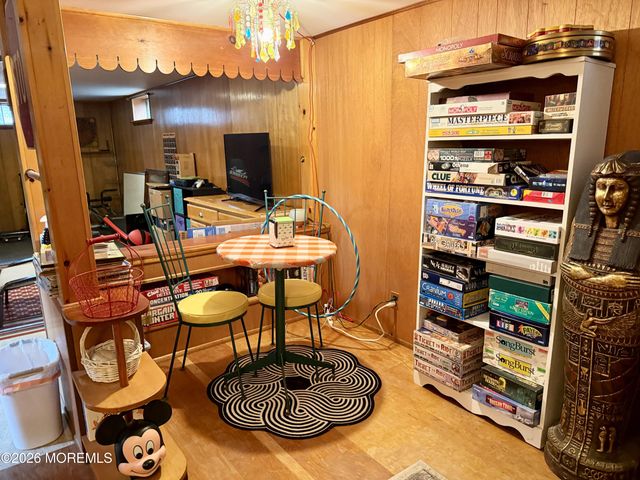 25 Adelphi Road, Toms River, NJ 08757