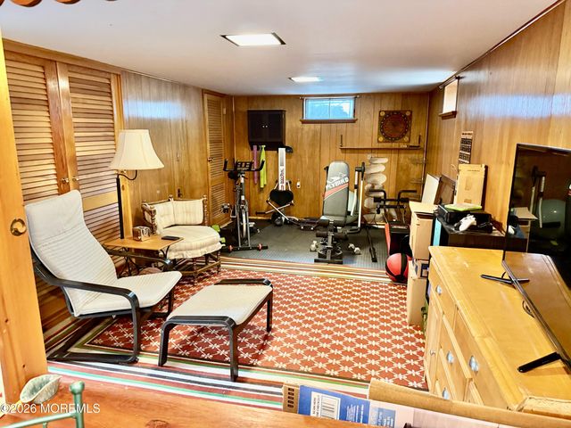 25 Adelphi Road, Toms River, NJ 08757