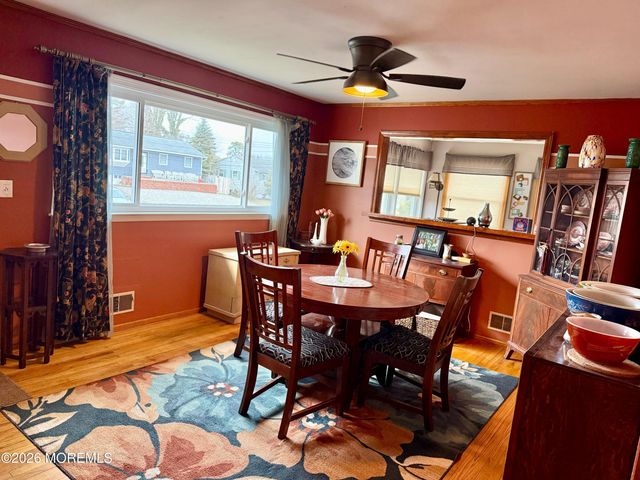 25 Adelphi Road, Toms River, NJ 08757