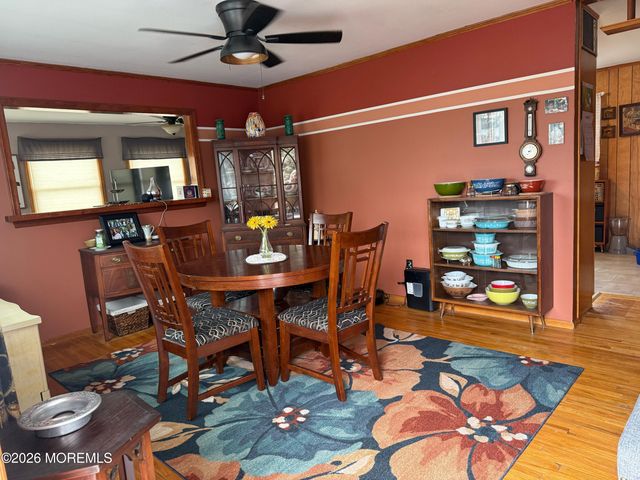 25 Adelphi Road, Toms River, NJ 08757