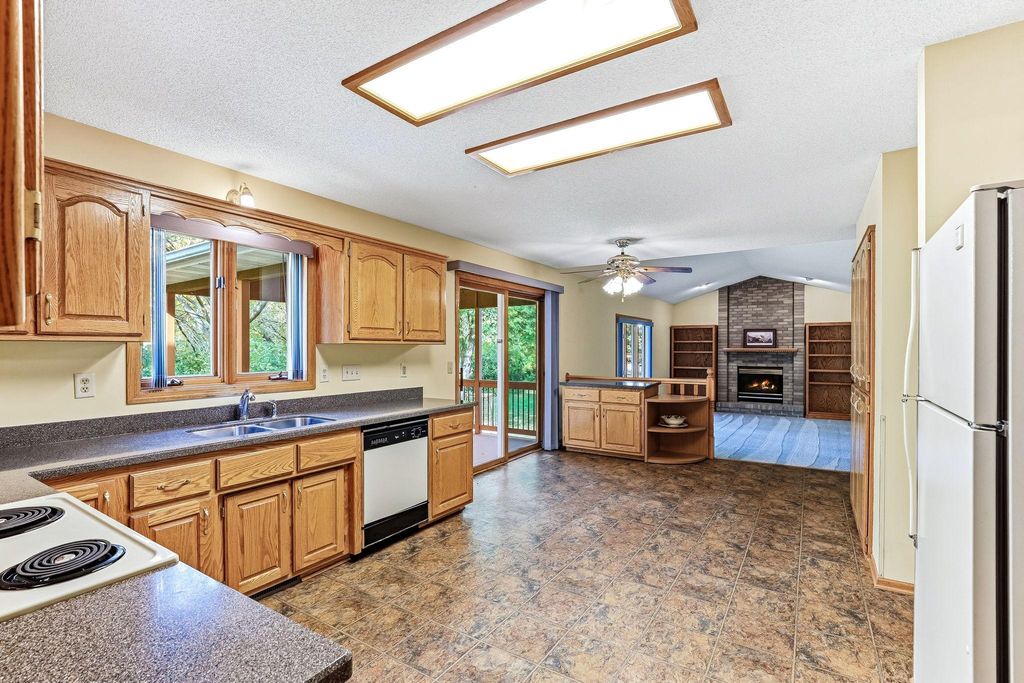 3043 Walter Street, Maplewood, MN 55109 — photo 3