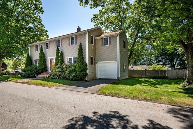 58 Libby Ave, Reading, MA 01867