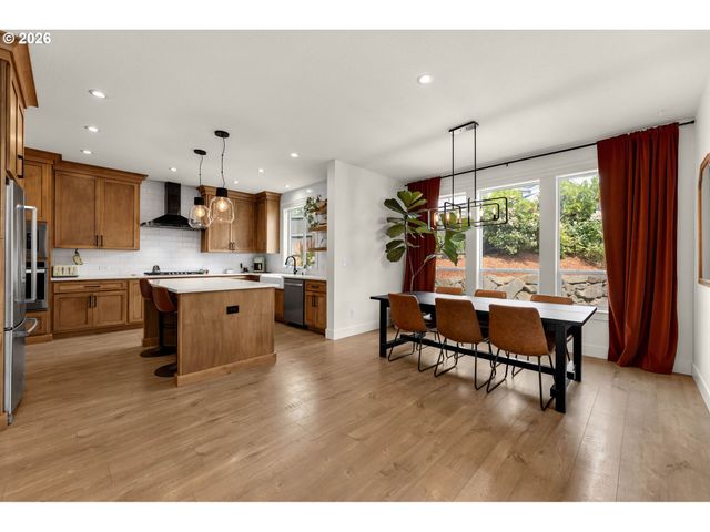 1160 S FIELDCREST Dr, Ridgefield, WA 98642