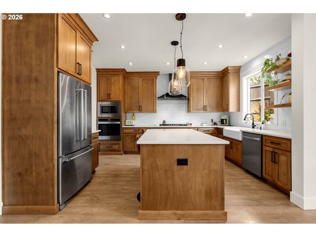 1160 S FIELDCREST Dr, Ridgefield, WA 98642