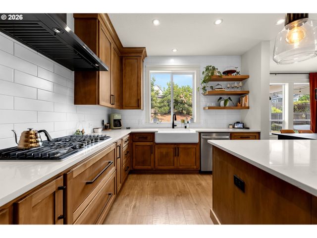 1160 S FIELDCREST Dr, Ridgefield, WA 98642