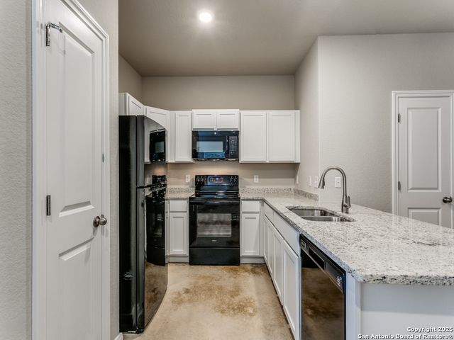 7935 Dial Ike Dr Unit 402, San Antonio, TX 78218
