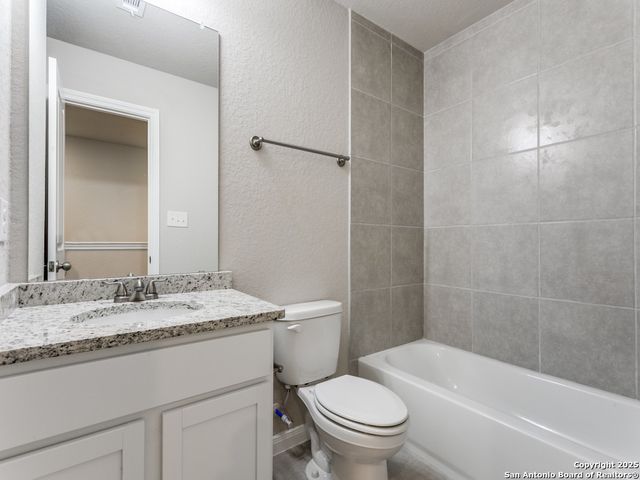 7935 Dial Ike Dr Unit 402, San Antonio, TX 78218