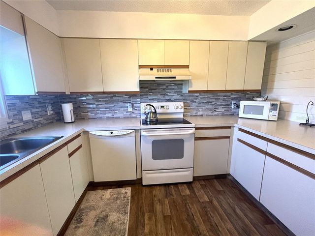 200 ROTONDA BOULEVARD W A4, Rotonda West, FL 33947