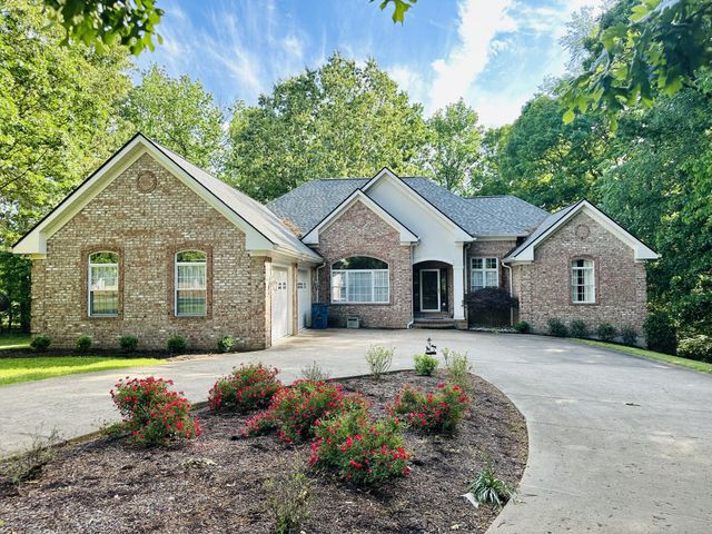 107 Legends Dr, Springville, TN 38256
