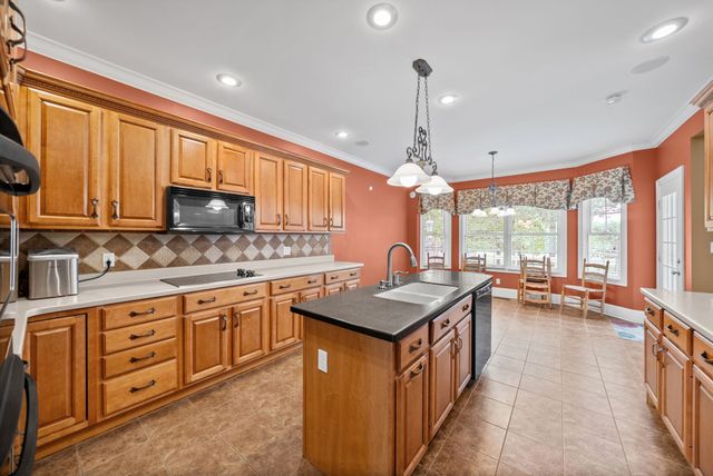 107 Legends Dr, Springville, TN 38256