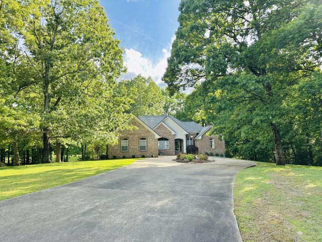 107 Legends Dr, Springville, TN 38256