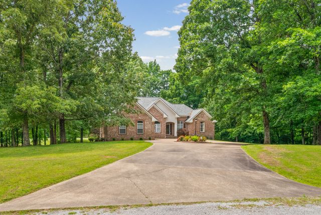 107 Legends Dr, Springville, TN 38256