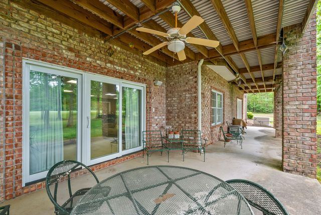 107 Legends Dr, Springville, TN 38256