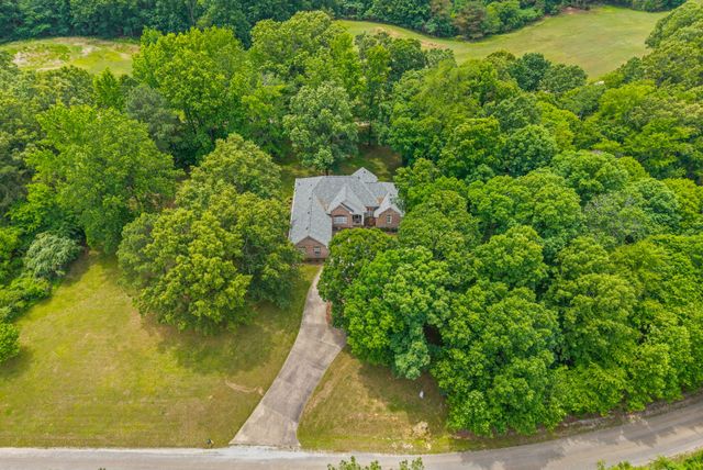 107 Legends Dr, Springville, TN 38256