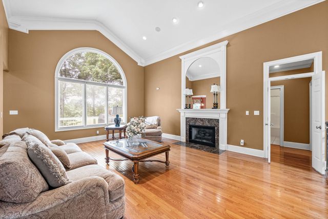107 Legends Dr, Springville, TN 38256