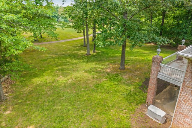 107 Legends Dr, Springville, TN 38256