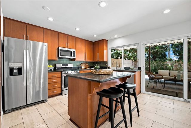 22719 Bassett Street, West Hills, CA 91307