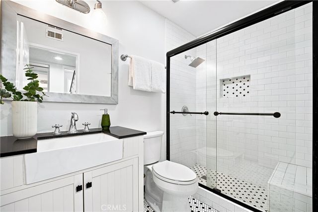 22719 Bassett Street, West Hills, CA 91307
