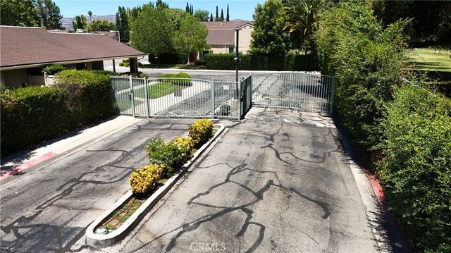22719 Bassett Street, West Hills, CA 91307
