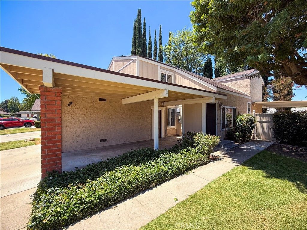 22719 Bassett Street, West Hills, CA 91307