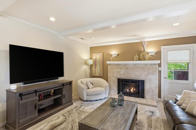 240 20th Avenue, Santa Cruz, CA 95062