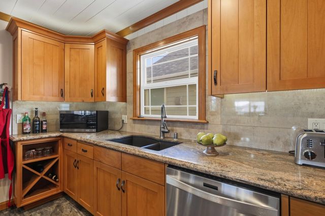240 20th Avenue, Santa Cruz, CA 95062