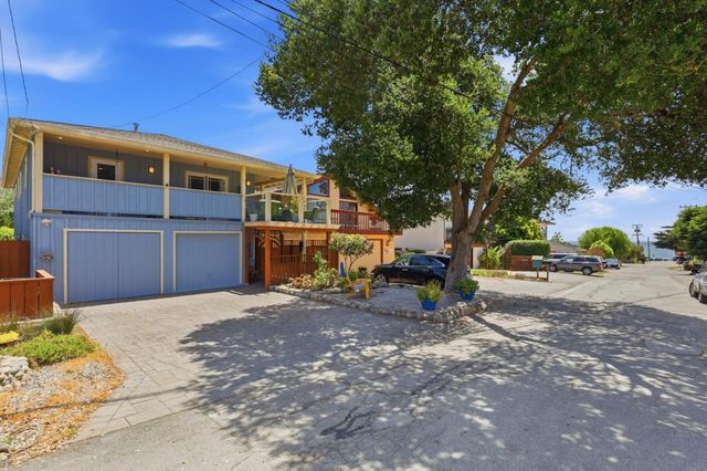 240 20th Avenue, Santa Cruz, CA 95062