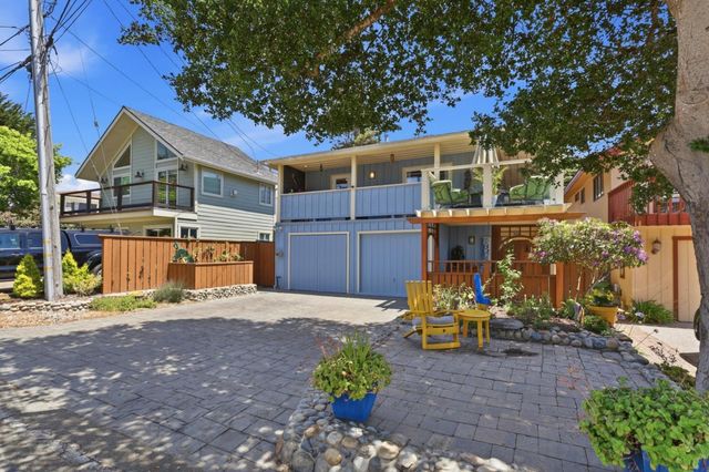 240 20th Avenue, Santa Cruz, CA 95062