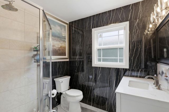 240 20th Avenue, Santa Cruz, CA 95062