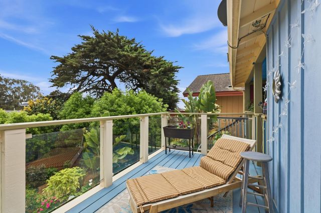 240 20th Avenue, Santa Cruz, CA 95062