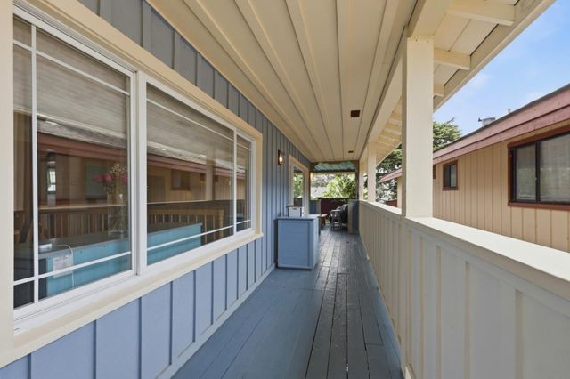 240 20th Avenue, Santa Cruz, CA 95062