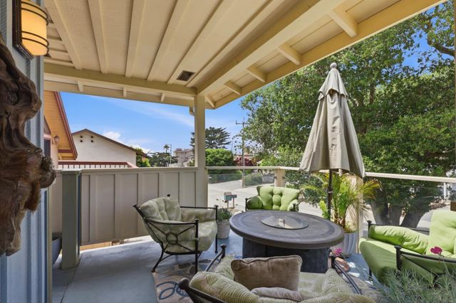 240 20th Avenue, Santa Cruz, CA 95062